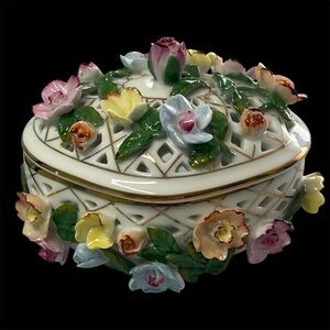 Vintage KPM Porcelain Lattice Flower Trinket Box Gold Trim